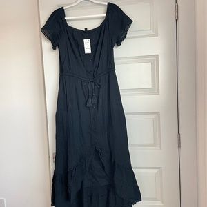 NWT- Elegant Black On/Off-Shoulder Maxi Dress